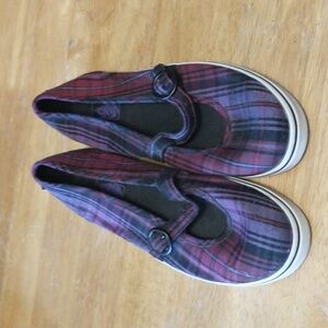 New Without Tags, Van's Missy Size 4.0 Mary Jane Purple Plaid